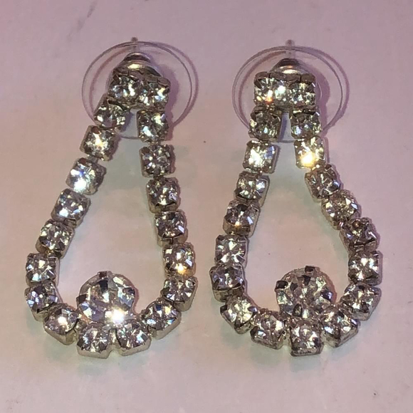 Vintage Silver Tone CZ Rhinestone Dangling Runway Statement Pierced Earrings - Picture 3 of 6